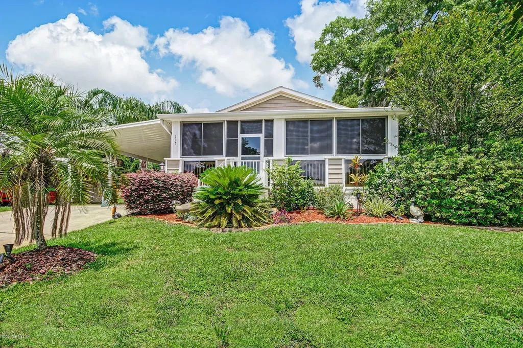 105 Pine Lake Drive Satsuma FL 32189