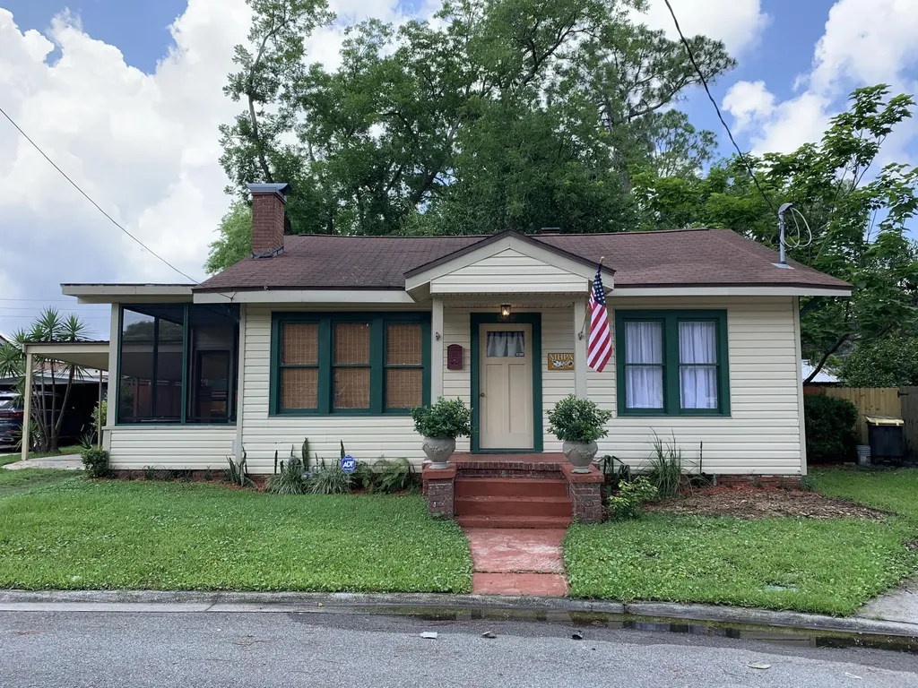 916 Jasmine Place Jacksonville FL 32205