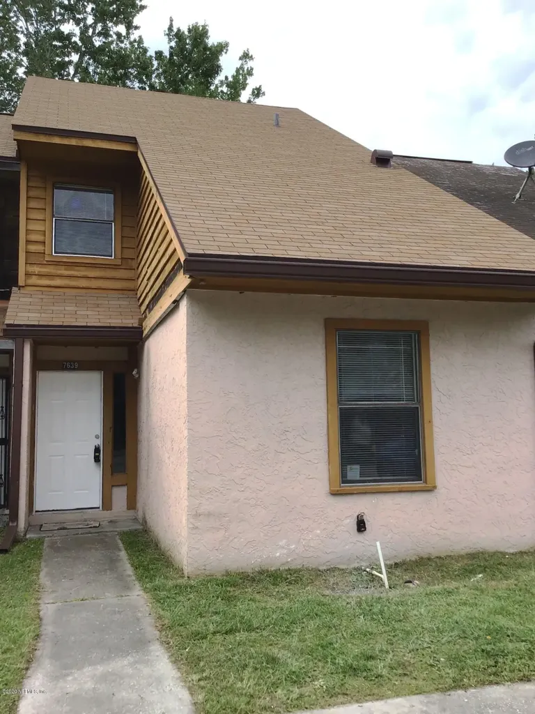 7639 Melissa Court N Jacksonville FL 32210