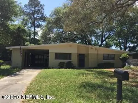 6714 Cherbourg Avenue N Jacksonville FL 32205