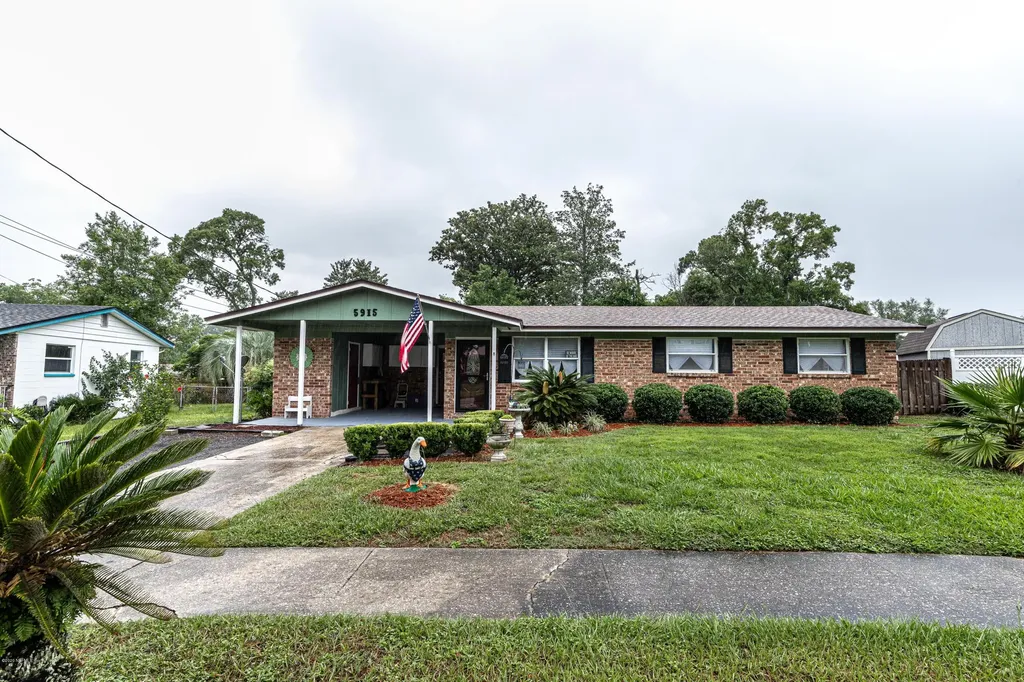 5915 Triumph Lane W Jacksonville FL 32244