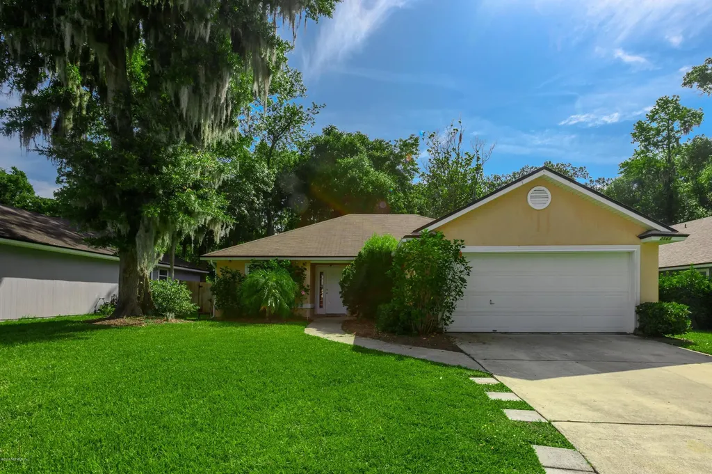 2565 Carriage Lamp Drive Jacksonville FL 32246