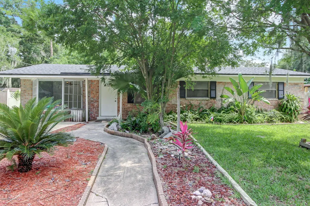 1244 Sunapee Avenue N Jacksonville FL 32233