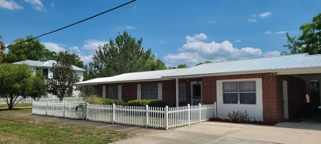 320 N 3rd Street Palatka FL 32177