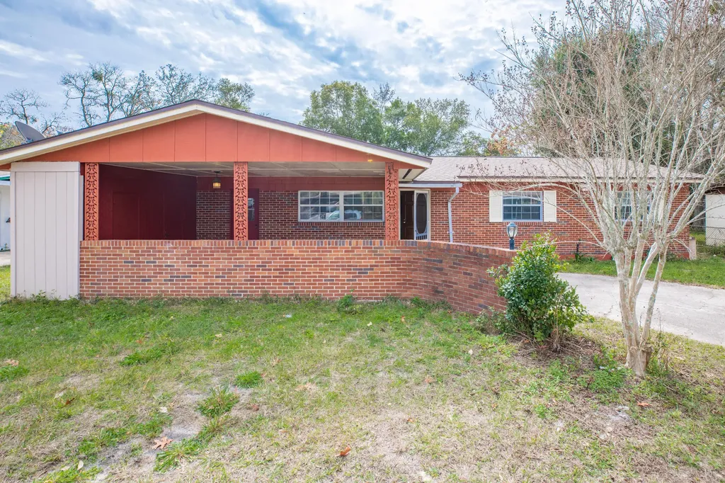 7856 Renault Drive S Jacksonville FL 32244