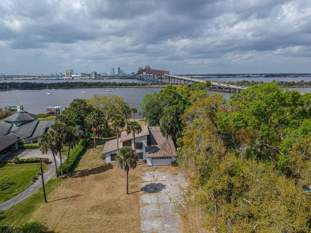 526 Clifton Bluff Lane Jacksonville FL 32211