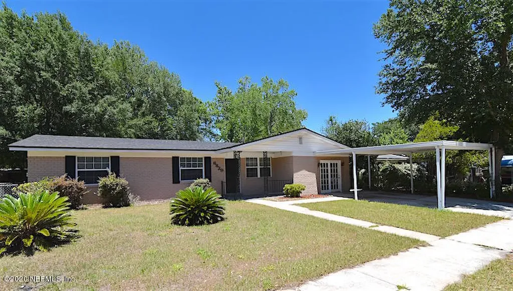 6829 Medellin Court Jacksonville FL 32210