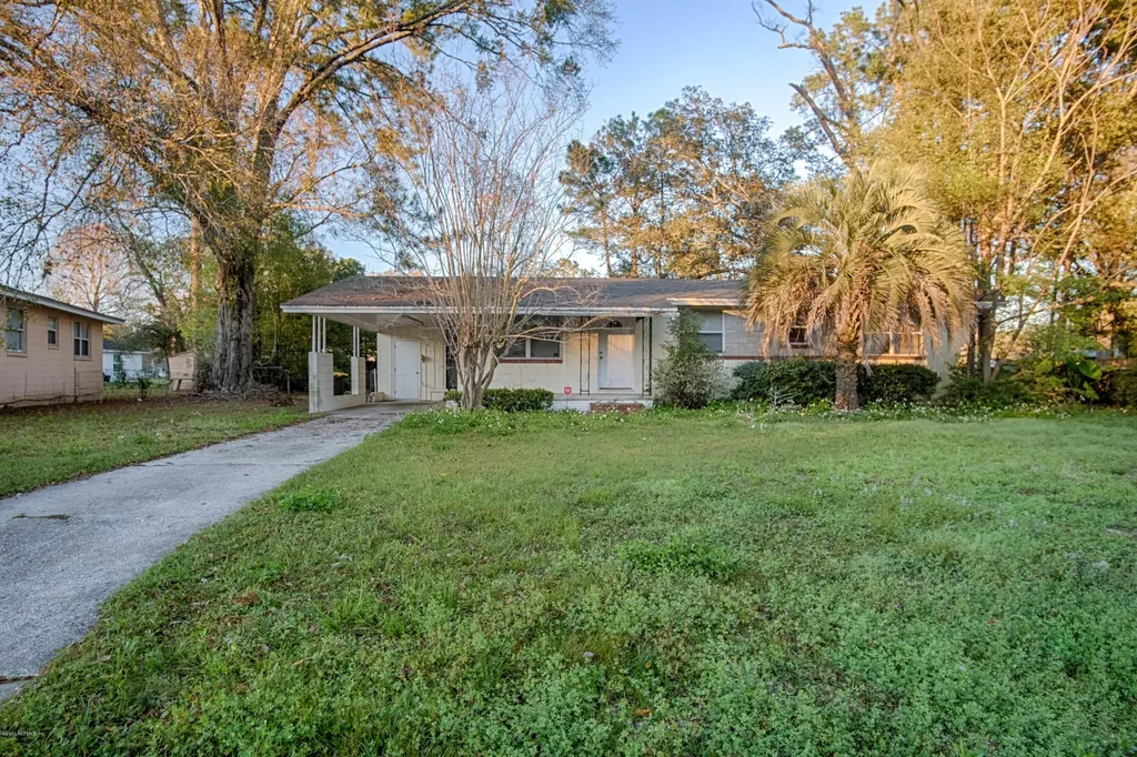6653 Almond Avenue Jacksonville FL 32244