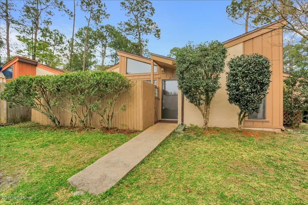 2443 Whispering Woods Boulevard Jacksonville FL 32246