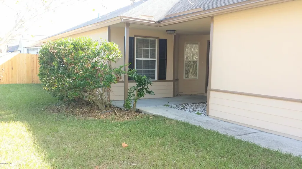 313 Carriann Cove Trail W Jacksonville FL 32225