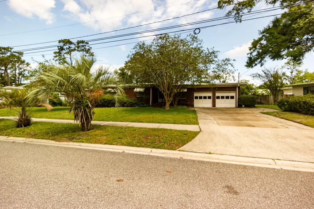 7065 Holiday Road N Jacksonville FL 32216