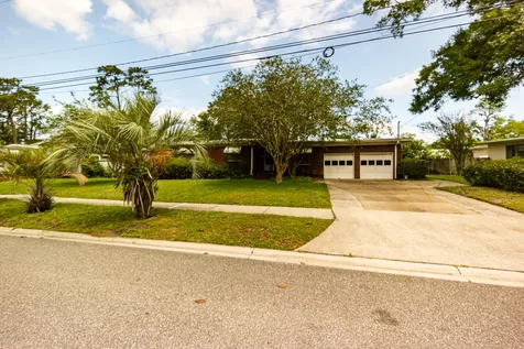 7065 Holiday Road N Jacksonville FL 32216