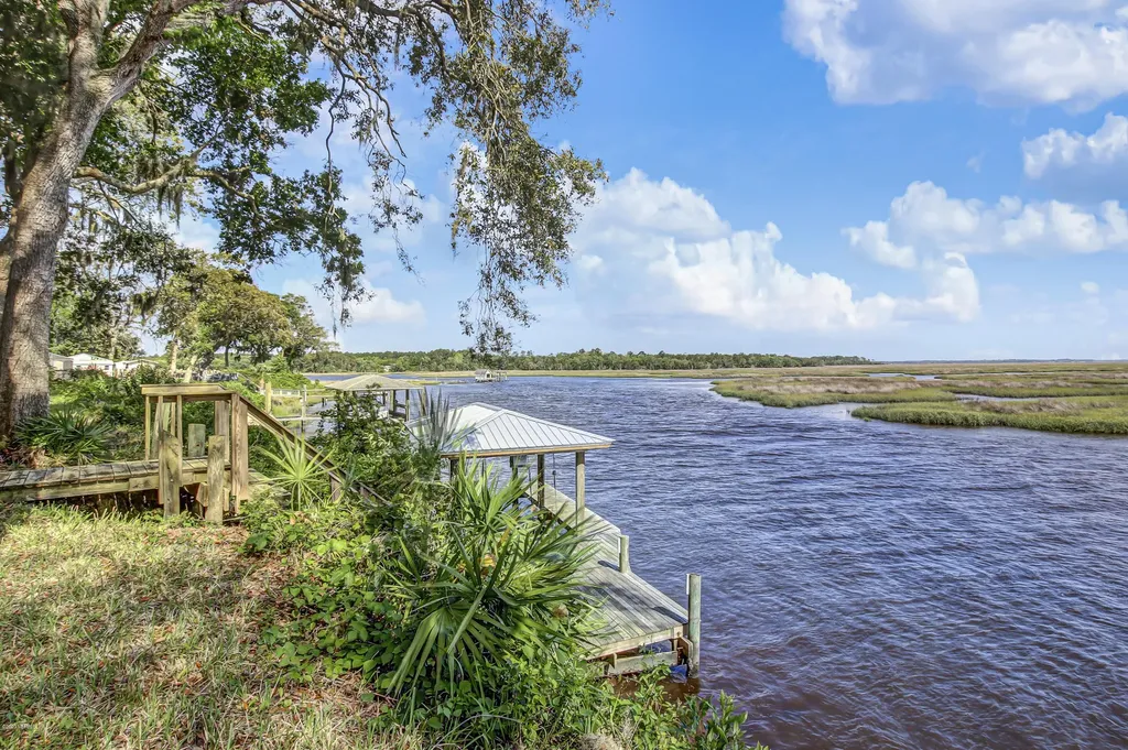 15435 Cape Drive N Jacksonville FL 32226