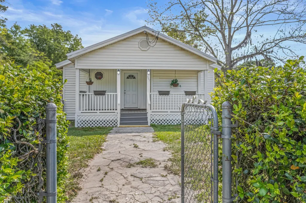 357 Mccargo Street S Jacksonville FL 32220