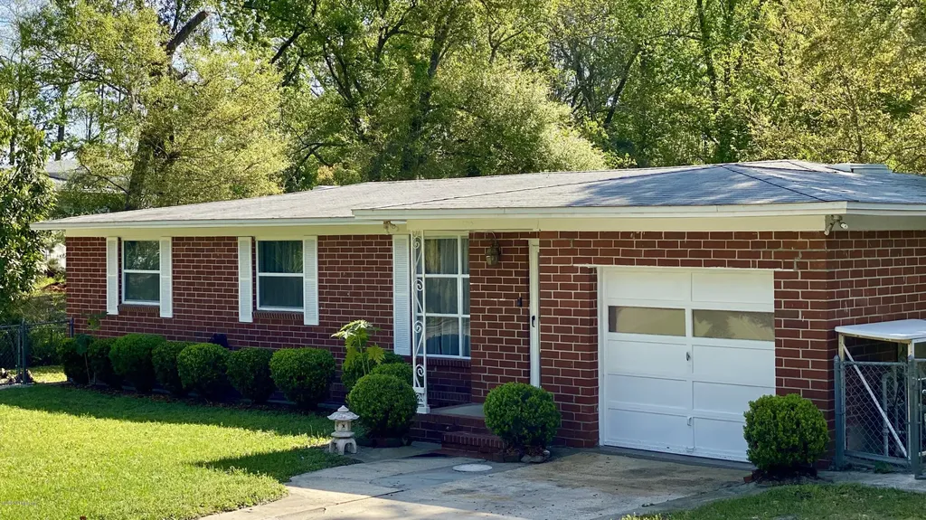 8704 Leprechaun Court Jacksonville FL 32216