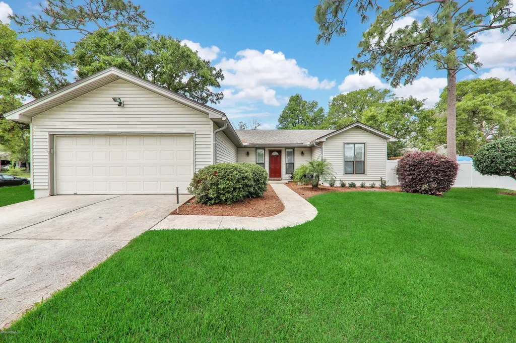 2056 Oak Water Drive Jacksonville FL 32225