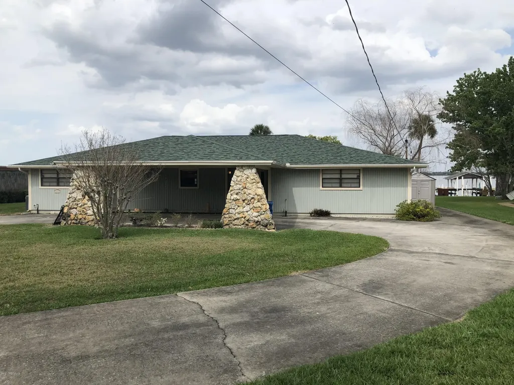 6899 Howalt Court N Jacksonville FL 32277