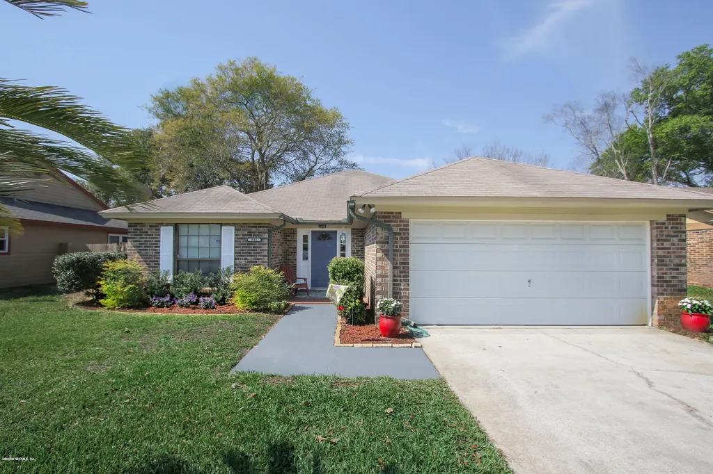 938 Misty Mountain Drive W Jacksonville FL 32225