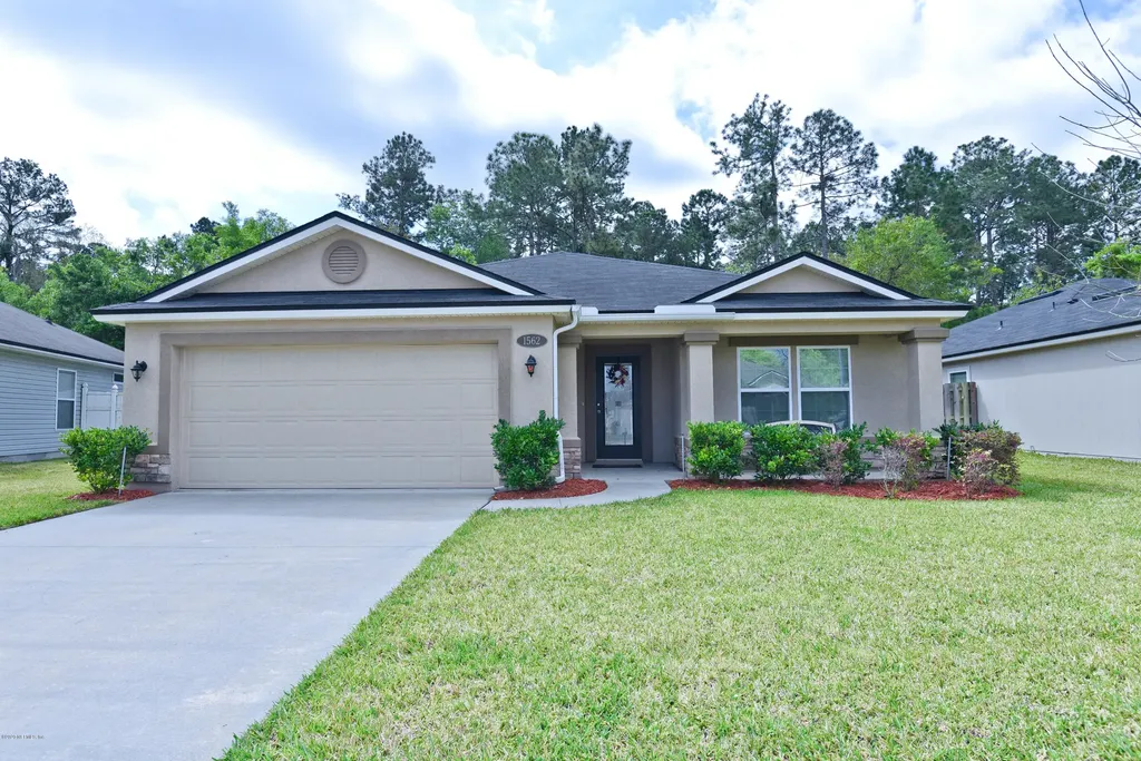 1562 Porter Lakes Drive Jacksonville FL 32218