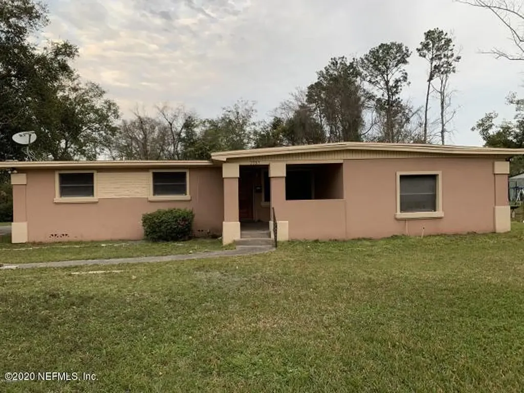 7757 Lake Park Drive Jacksonville FL 32208