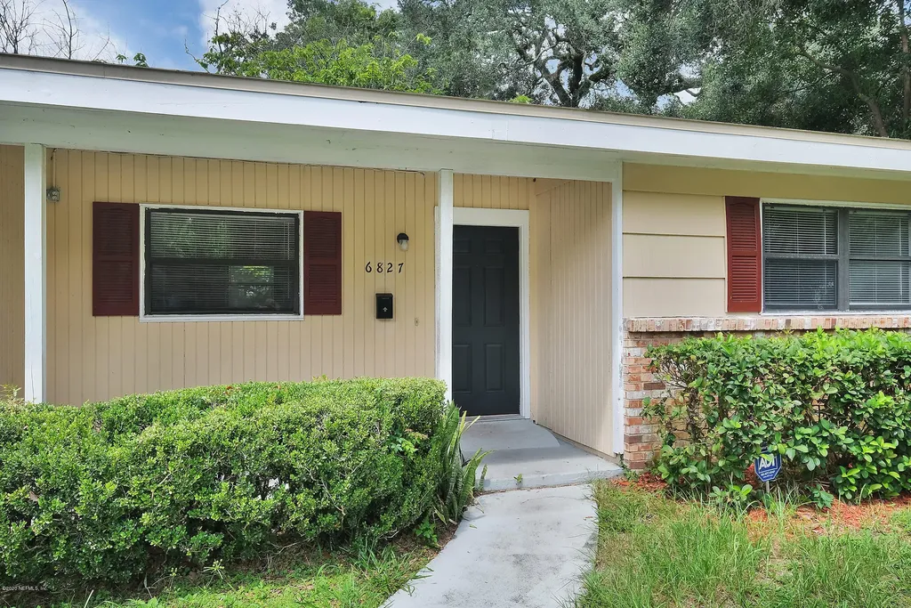 6827 Gaillardia Road S Jacksonville FL 32211
