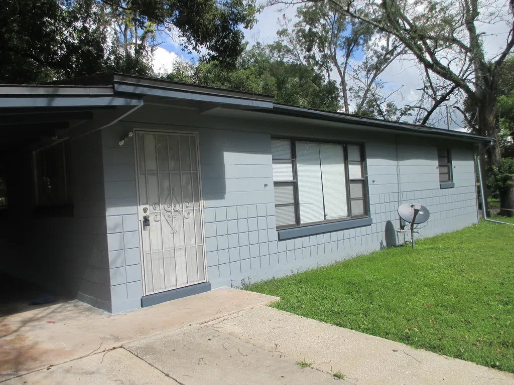 7005 Miss Muffet Lane N Jacksonville FL 32210