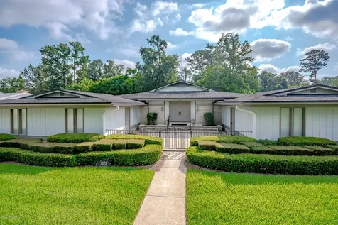 1823 Memory Lane Jacksonville FL 32210