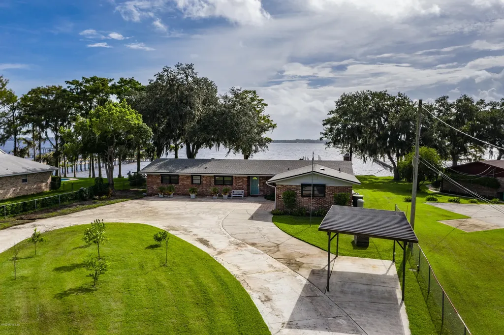 3217 River Road Green Cove Springs FL 32043