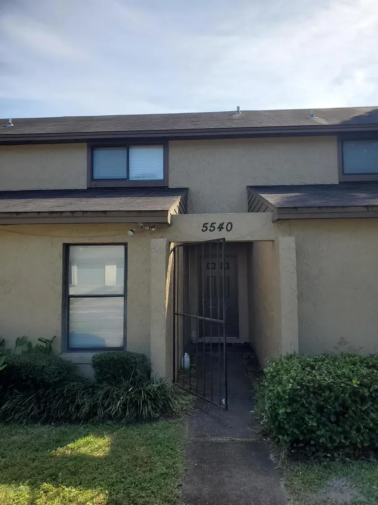 5540 Pinebay Circle S Jacksonville FL 32244