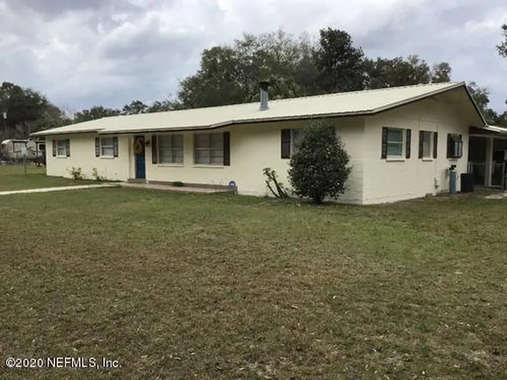 22526 SE 62nd Avenue Hawthorne FL 32640