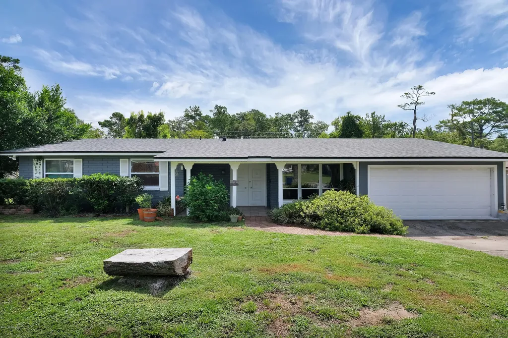 1327 Lamanto Avenue E Jacksonville FL 32211