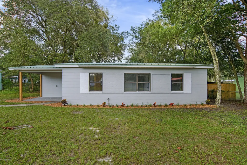 115 W Oak Hill Drive Palatka FL 32177