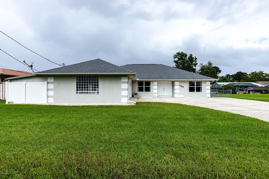 122 Palm Trail East Palatka FL 32131