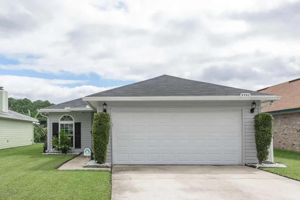 2787 Lantana Lakes Drive W Jacksonville FL 32246