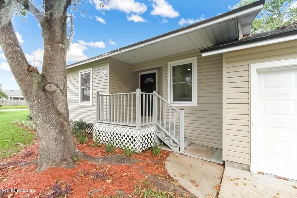 1591 Twin Oak Drive W Middleburg FL 32068