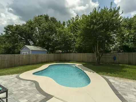 22 Saratoga Circle N Atlantic Beach FL 32233