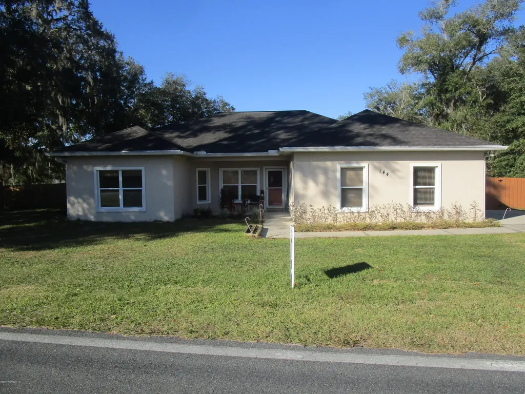 144 E Strickland Road Interlachen FL 32148