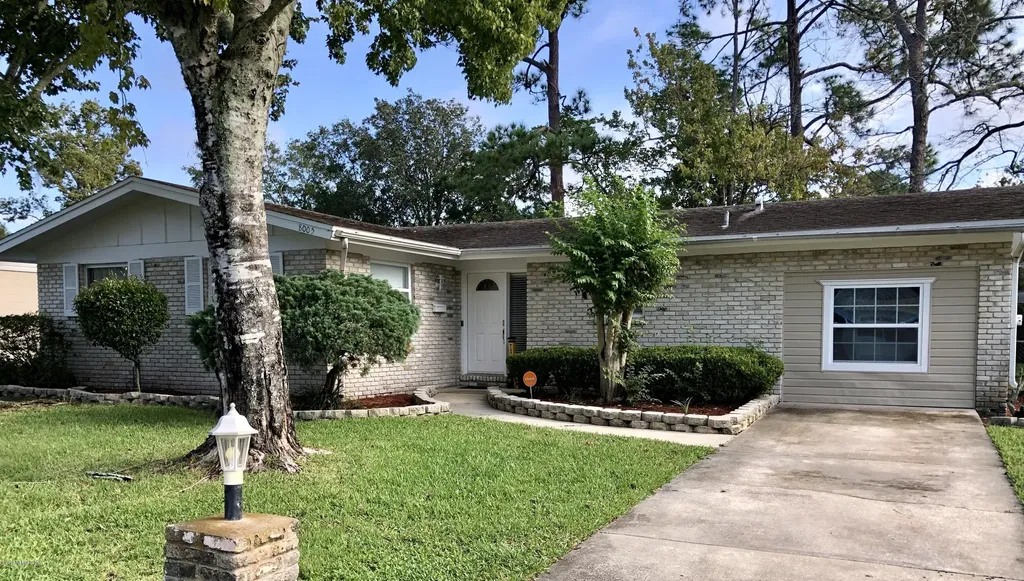 8005 Mendoza Drive Jacksonville FL 32217