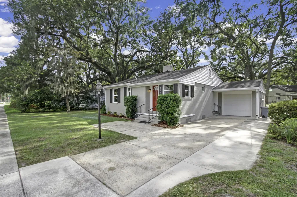 2738 Spring Park Road Jacksonville FL 32207