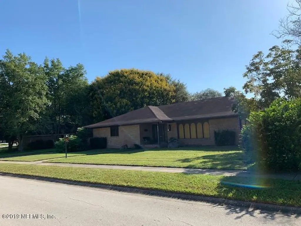 4233 Point La Vista Road S Jacksonville FL 32207