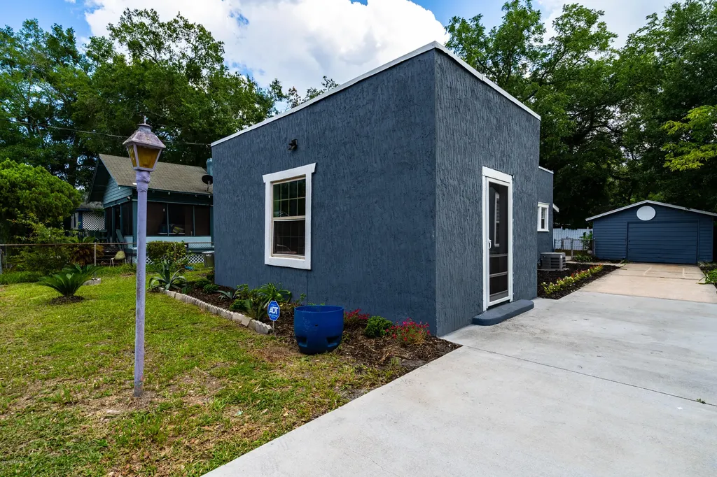 658 Long Branch Boulevard Jacksonville FL 32206