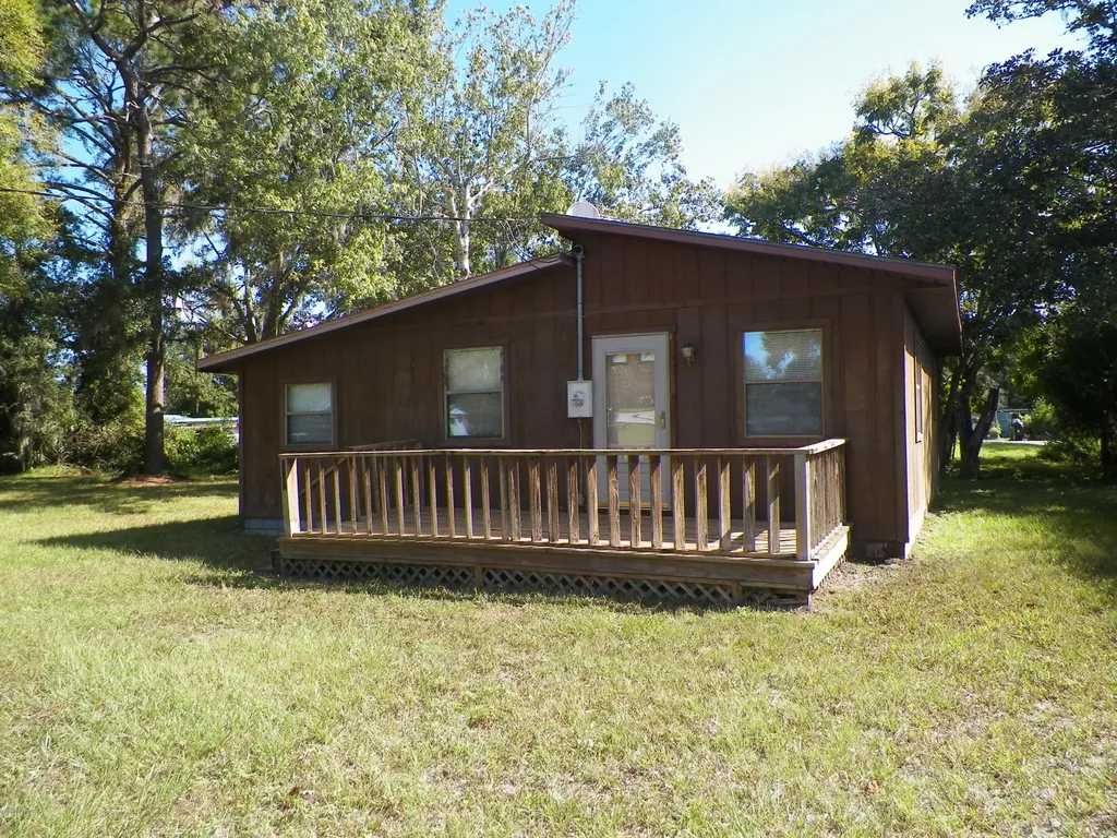 230 Lake Lane Crescent City FL 32112