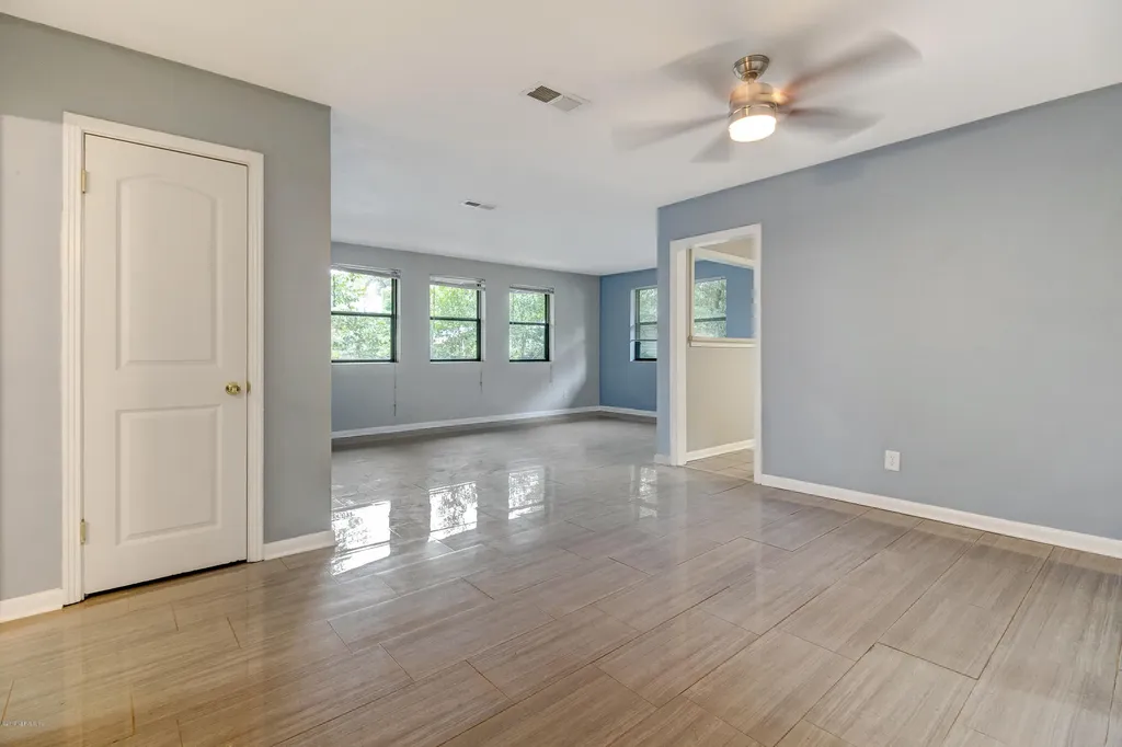 6823 Waikiki Road Jacksonville FL 32216