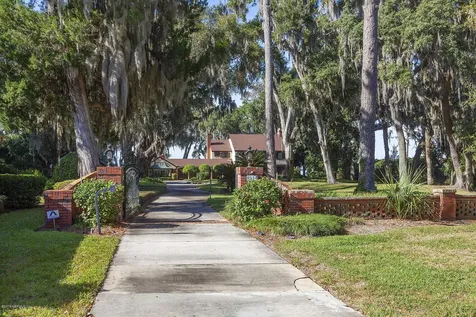 8514 Cathedral Oaks Place W Jacksonville FL 32217