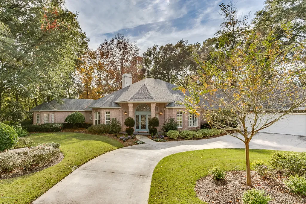 1811 Colonial Drive Green Cove Springs FL 32043