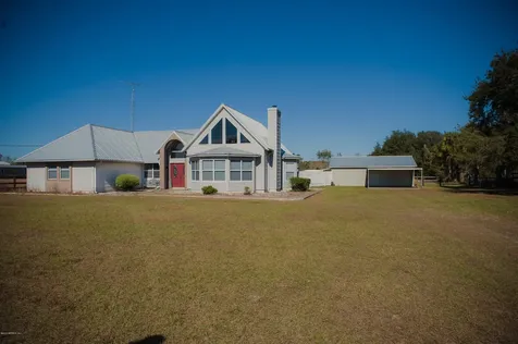 122 Queens Country Road Interlachen FL 32148