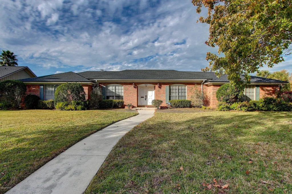 4819 Beefeaters Road Jacksonville FL 32210