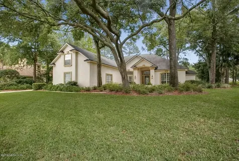 823 Chicopit Lane Jacksonville FL 32225