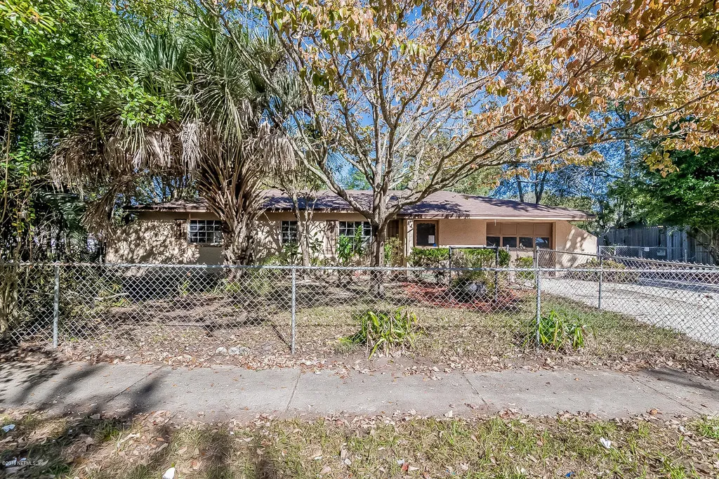 8415 Frost Street N Jacksonville FL 32221