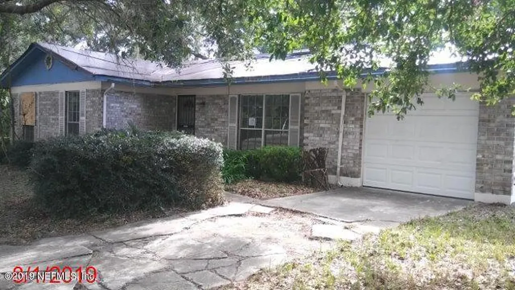 1679 Old Middleburg Road N Jacksonville FL 32210